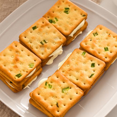 散装台式牛扎饼 手工整箱牛乳夹心，休闲零食批发厂家的首选